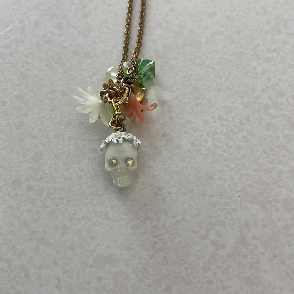 Betsey Johnson Necklace - Picture 5 of 6